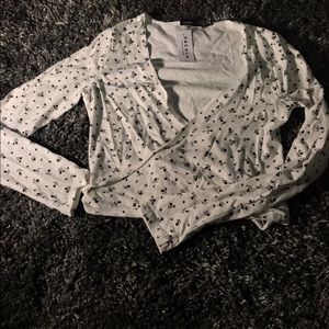 Black and White Brandy Melville Floral Long-sleeve